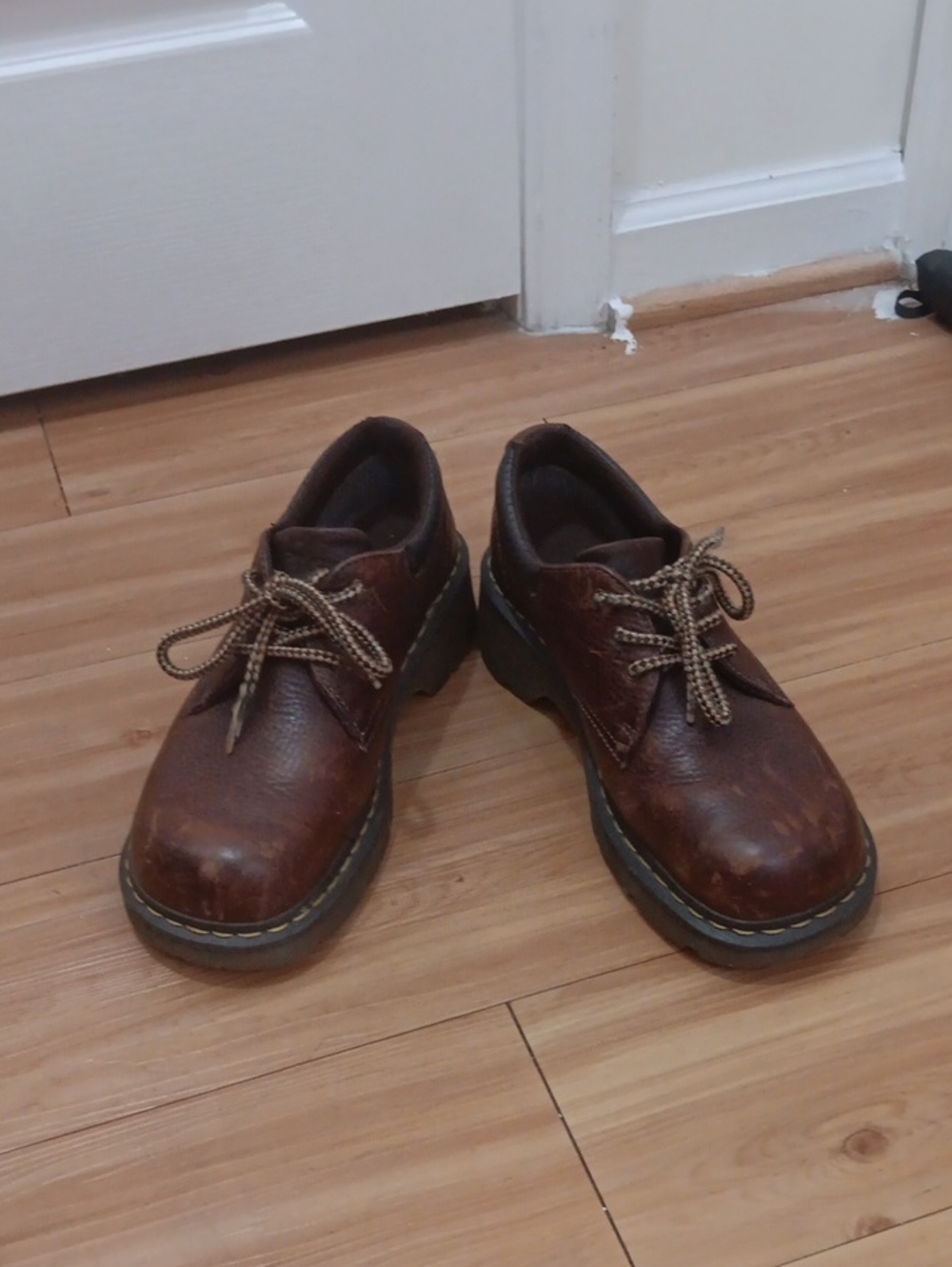 Womens Sz. 11 Dr. Martens Oxfords Boots Brown Leather Vintage Y2K